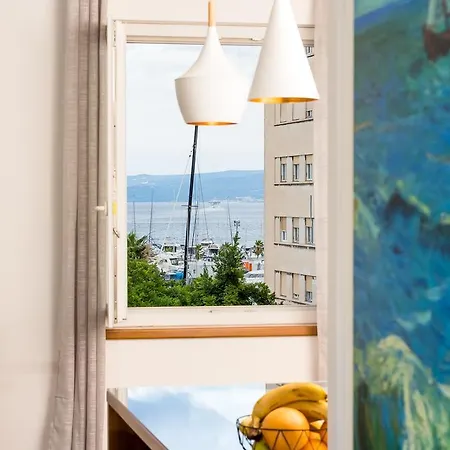 Apartment Azimut Split